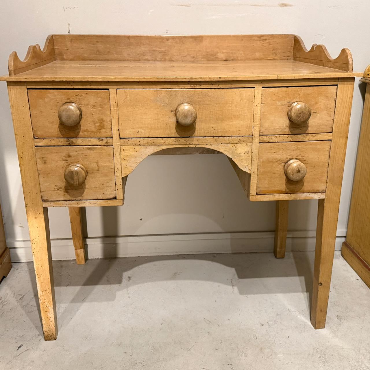 GeorgeI IV Welsh Sycamore Washstand